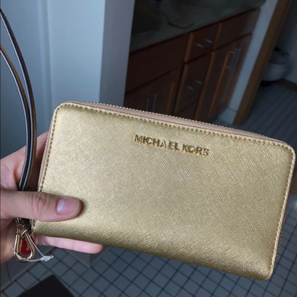 Micheal Kors Gold Wallet